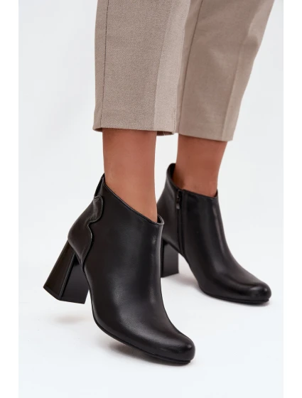 Dámské zateplené kotníkové boty na sloupku – černé Ivessara Dámské zateplené kotníkové boty na sloupku – černé Ivessara