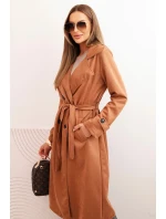 Dámský semišový kabát s vázáním v pase, límcem a knoflíky camelový