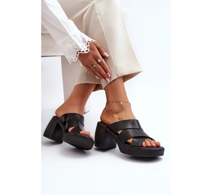 model 21647955 Kožené sandály na podpatku černé - Zazoo
