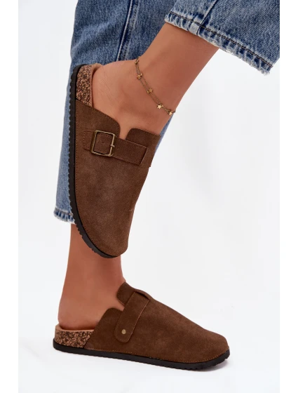 Dámské pantofle a chodaki na platformě s přezkou – hnědé Selio