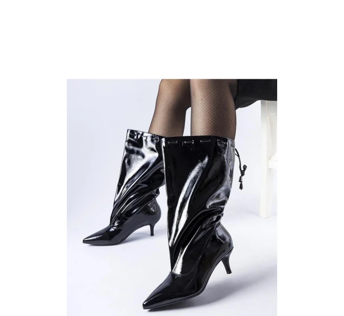 Boty na podpatku model 204743 Solea Boty na podpatku model 204743 Solea