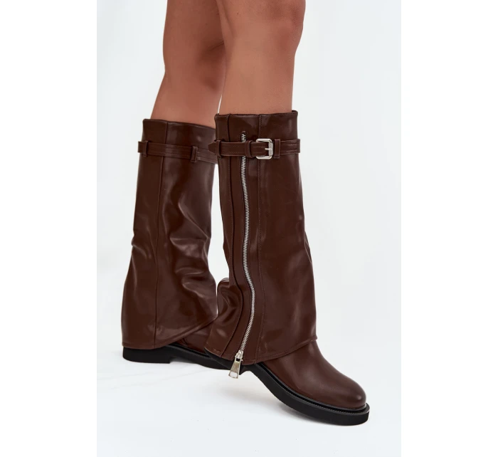 Dámské kozačky s  lemem s přezkou a zipem hnědé model 21711807 - Boto