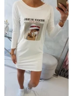 Šaty s potiskem model 18744170 ecru - K-Fashion Šaty s potiskem model 18744170 ecru - K-Fashion