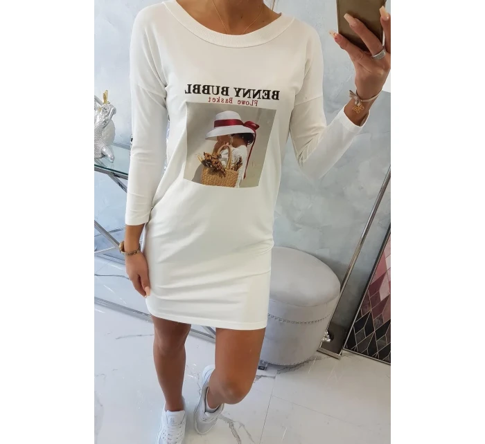 Šaty s potiskem model 18744170 ecru - K-Fashion Šaty s potiskem model 18744170 ecru - K-Fashion