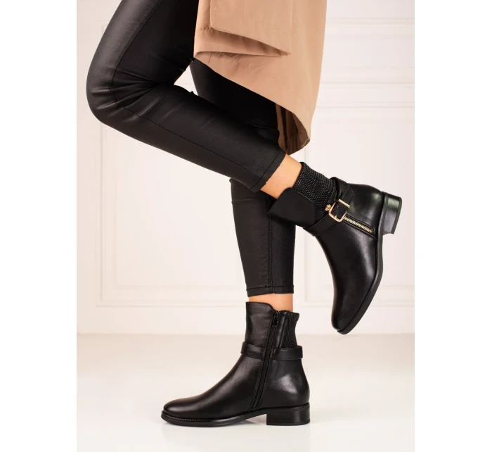 Jedinečné černé kotníčkové boty dámské na plochém podpatku Jedinečné černé kotníčkové boty dámské na plochém podpatku