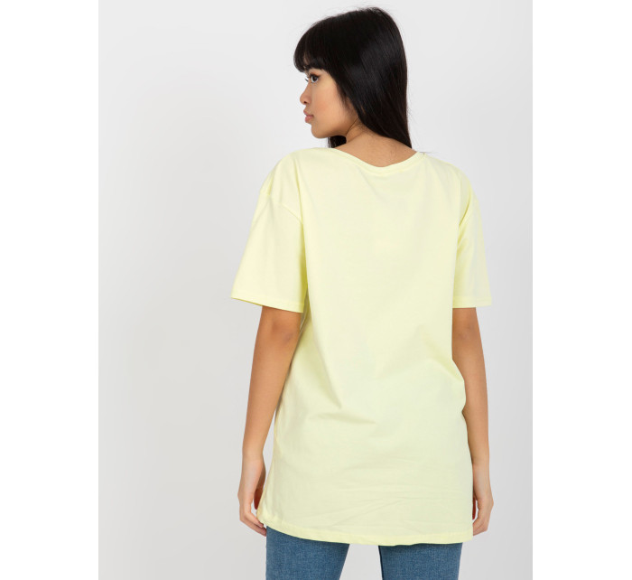 Světle žluté tričko s volným potiskem