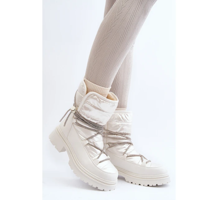 Dámské bílé zimní boty s ozdobným šněrováním Rilana Dámské bílé zimní boty s ozdobným šněrováním Rilana