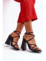 Moderní sandály na podpatku černé model 21650140 - Boto Moderní sandály na podpatku černé model 21650140 - Boto