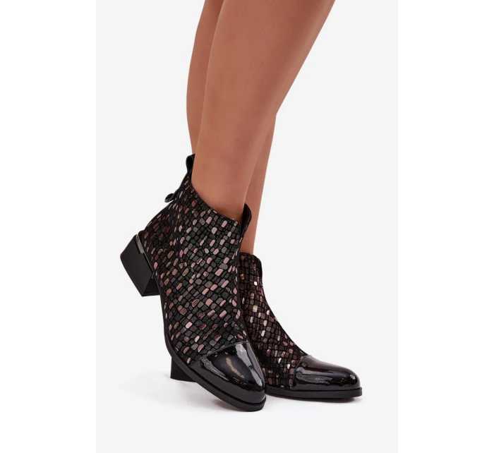 Lakované dámské kotníkové boty z pravé kůže na nízkém podpatku D&A LZ52-960 Černé