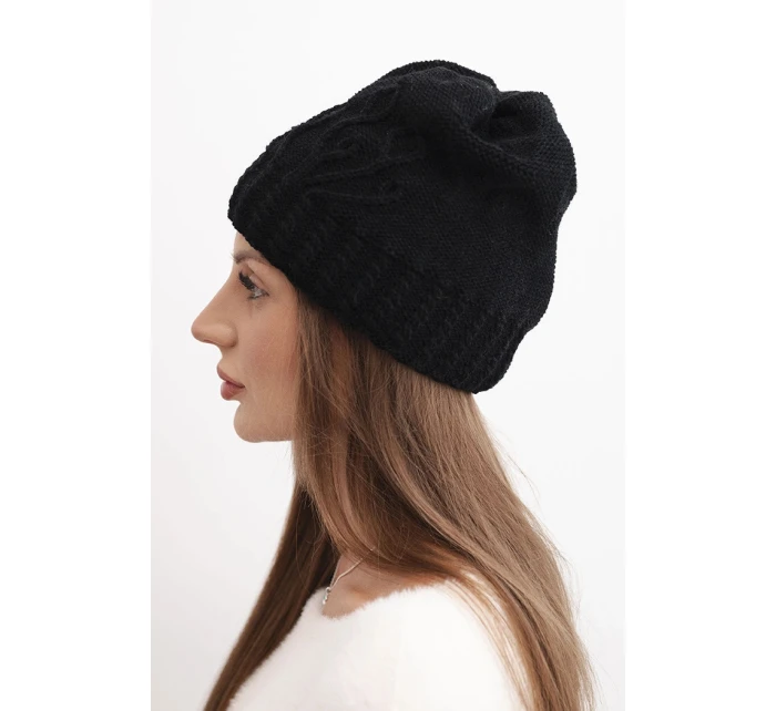 Dámská zimní čepice vlněná s ozdobným ražením K474 černá