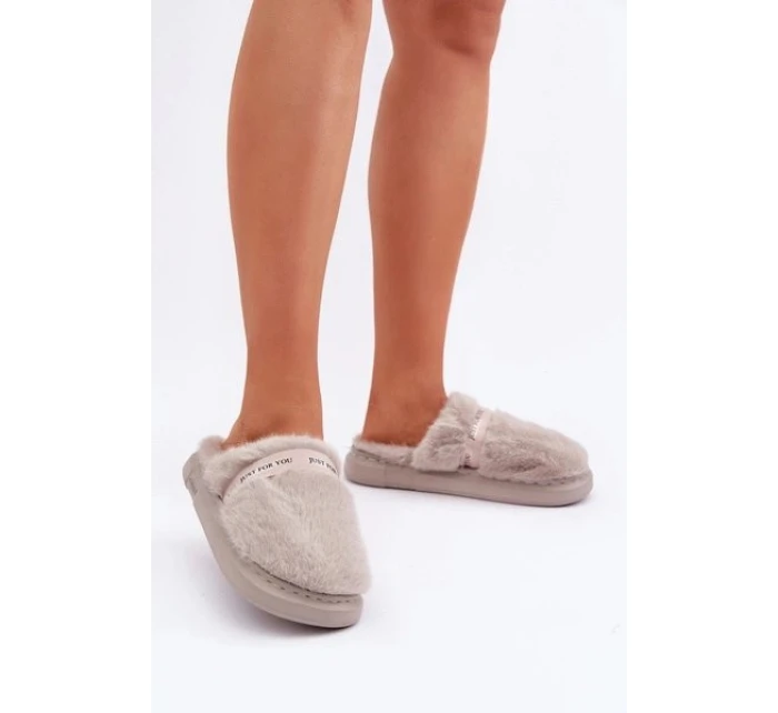 Futrzane Kapcie Z Ozdobnym Paskiem Szare Savalithea