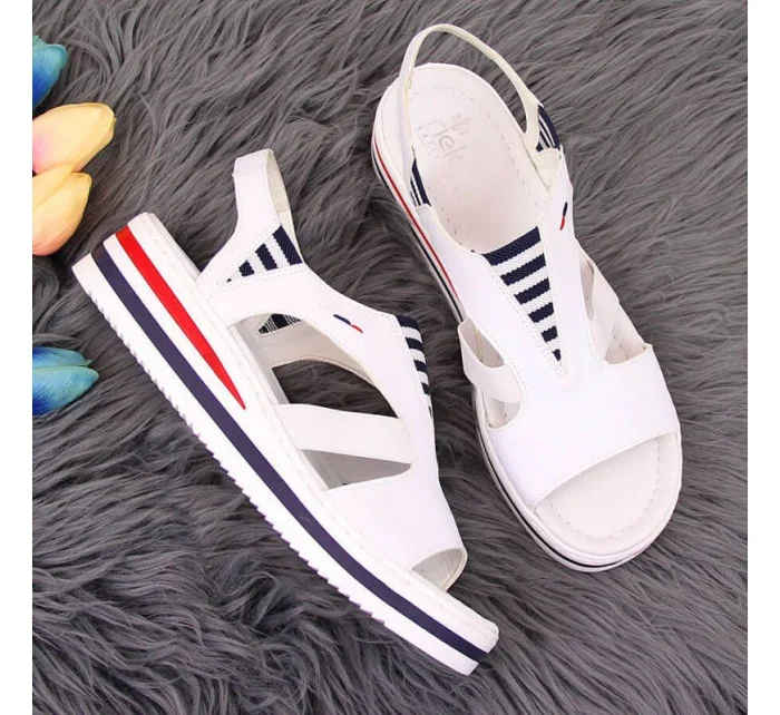 Sandály na platformě Rieker W V02Y5 white Sandály na platformě Rieker W V02Y5 white