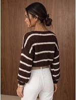 Sweter damski oversize w czekoladowy model 22404929 - FashionStreet Sweter damski oversize w czekoladowy model 22404929 - FashionStreet