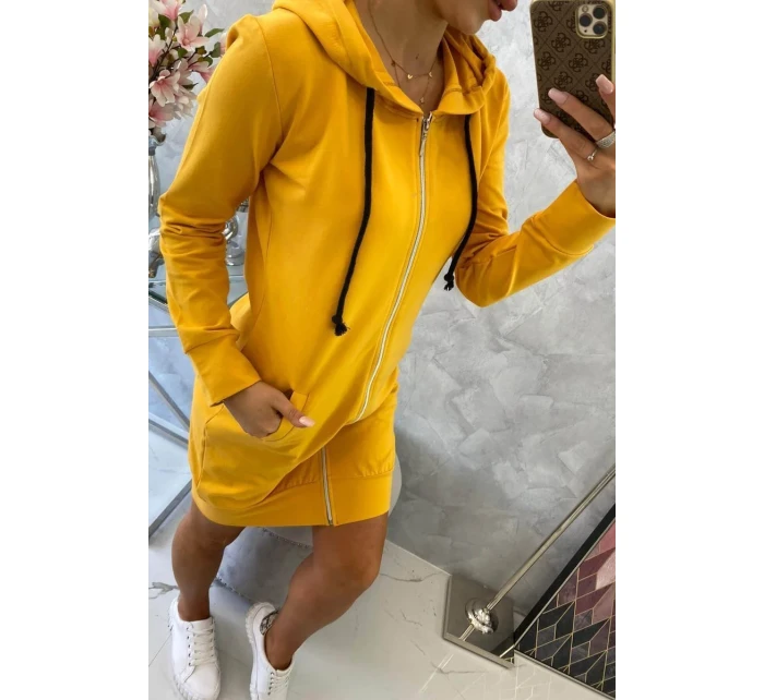 Mikina s kapucí v hořčicové barvě