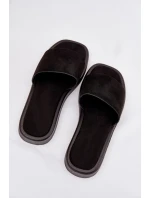 Dámské Pantofle Na Platformě Z Eko Semiše Černé model 21703770 - Boto Dámské Pantofle Na Platformě Z Eko Semiše Černé model 21703770 - Boto