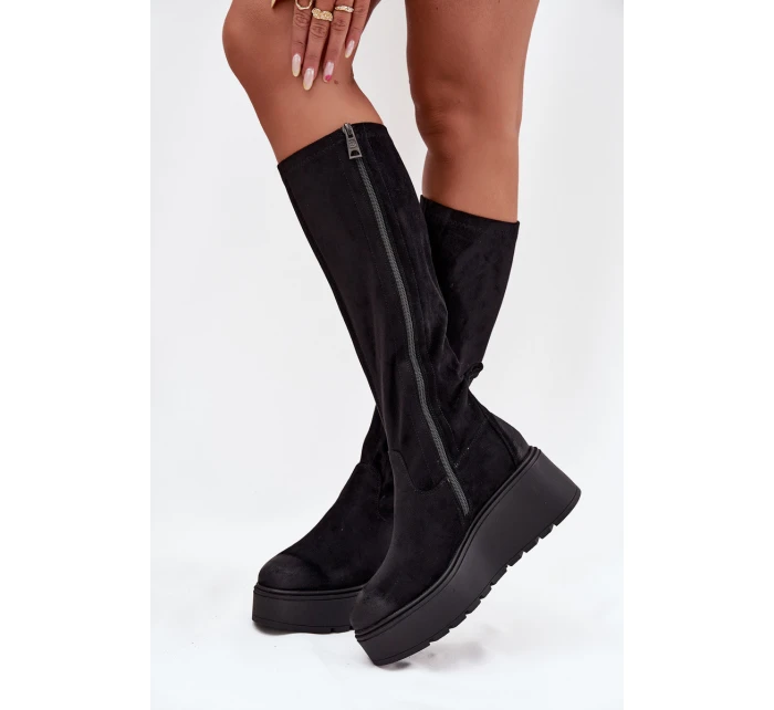 Dámské kozačky nad kolena na platformě a klínku Vinceza – černé Dámské kozačky nad kolena na platformě a klínku Vinceza – černé