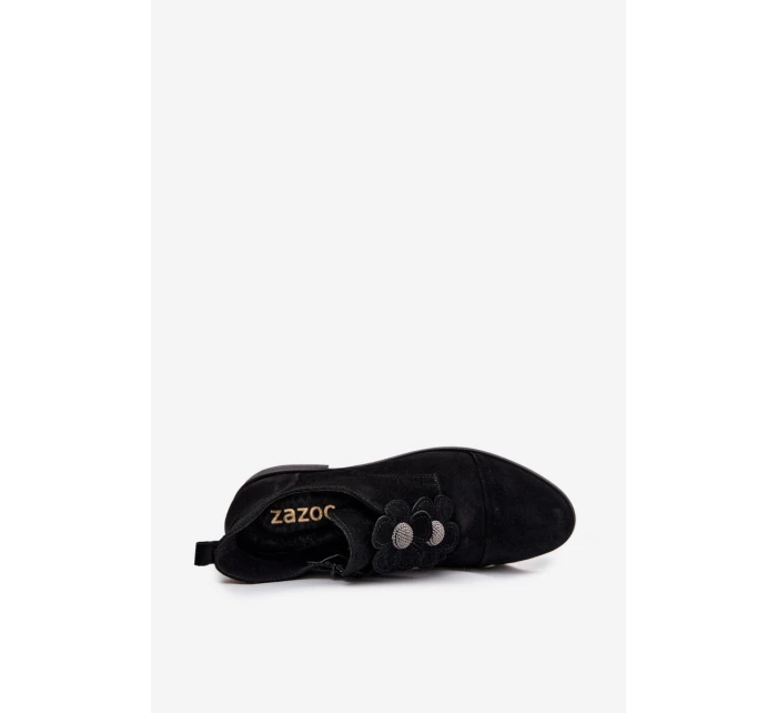 Semišové dámské polobotky s ozdobnými květinami model 21707528 Černé - Zazoo