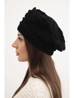 Dámská zimní pletená čepice volného střihu s ozdobným vzorem K378 černá Dámská zimní pletená čepice volného střihu s ozdobným vzorem K378 černá