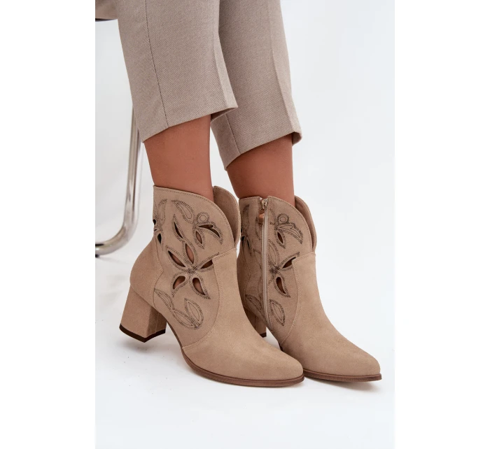Semišové dámské kotníkové boty na béžové model 21713238 - Zazoo Semišové dámské kotníkové boty na béžové model 21713238 - Zazoo