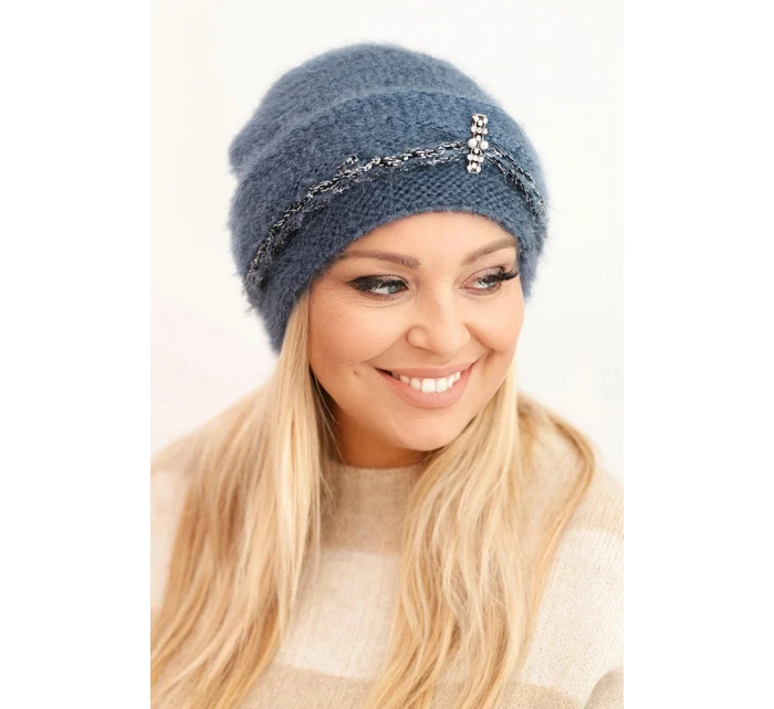 Dámská zimní čepice nadýchaná s perlami a ozdobným vzorem jeansová Dámská zimní čepice nadýchaná s perlami a ozdobným vzorem jeansová