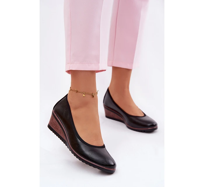 Dámské polobotky na platformě model 22100033 Černé - VINCEZA Dámské polobotky na platformě model 22100033 Černé - VINCEZA