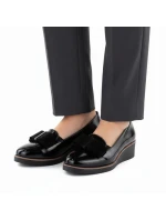 Dámské vysoké lakované polobotky černé model 22015121 - VINCEZA Dámské vysoké lakované polobotky černé model 22015121 - VINCEZA