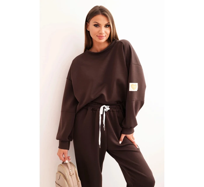 Dámská souprava máslová s volnou mikinou a kalhotami s nápisem LOVE hnědá Dámská souprava máslová s volnou mikinou a kalhotami s nápisem LOVE hnědá