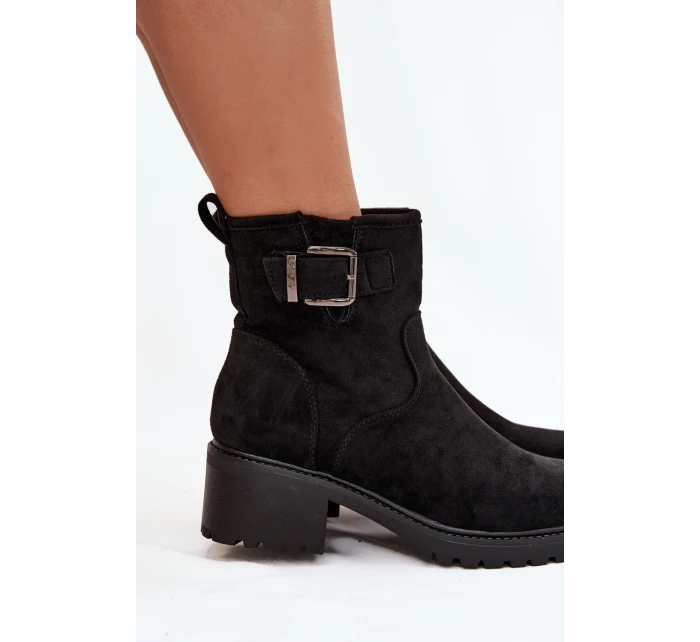 Zateplené dámské kotníkové boty na nízkém podpatku s přezkou Černé Helvina Zateplené dámské kotníkové boty na nízkém podpatku s přezkou Černé Helvina