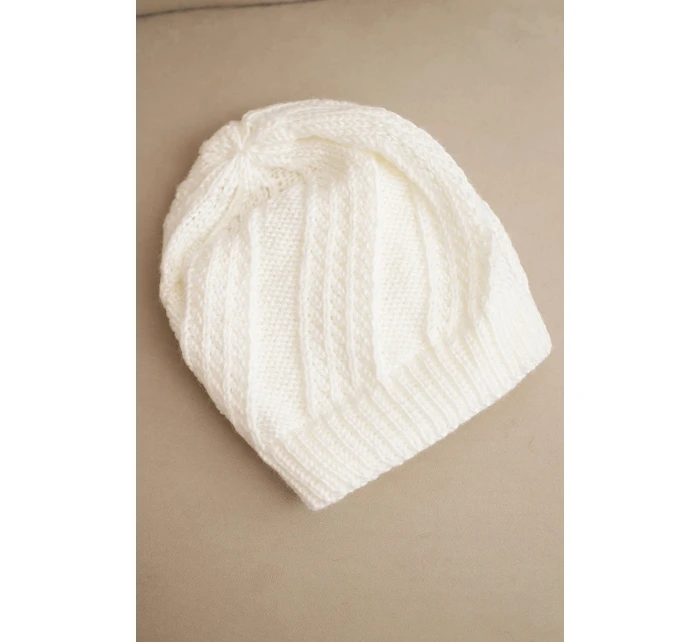 Dámská zimní čepice z vlny model 21750352 bílá - K-Fashion Dámská zimní čepice z vlny model 21750352 bílá - K-Fashion