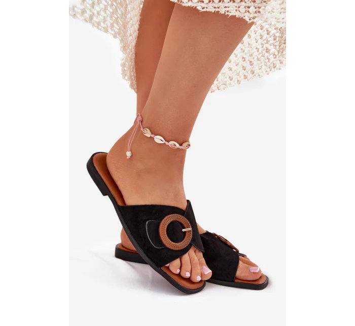 Dámské Pantofle Na Plochém Podpatku S Přezkou Černé model 21698879 - Boto Dámské Pantofle Na Plochém Podpatku S Přezkou Černé model 21698879 - Boto