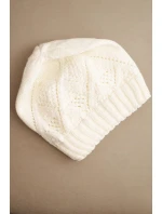 Dámská zimní čepice z vlny a s geometrickým vzorem model 21753187 ecru - K-Fashion