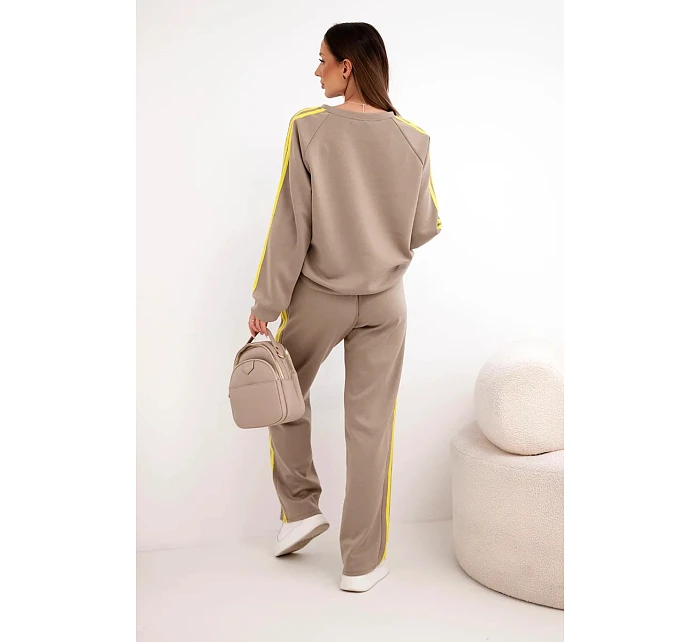 Dámský teplákový komplet Masełko s lampasy a volnou mikinou fango