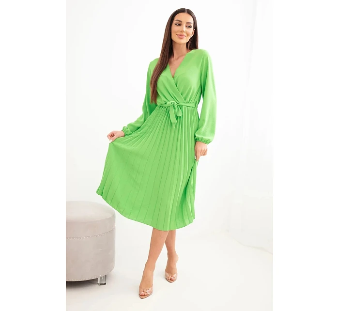 Šaty na zavazování s plisovaným spodkem světle zelená Šaty na zavazování s plisovaným spodkem světle zelená