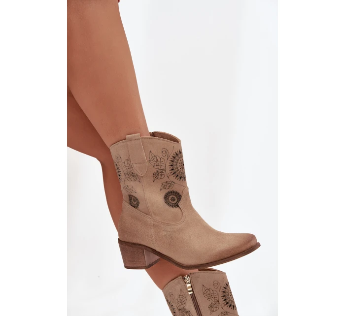 Semišové kožené dámské kotníky s perforací na podpatku Zazoo 3844 Béžové