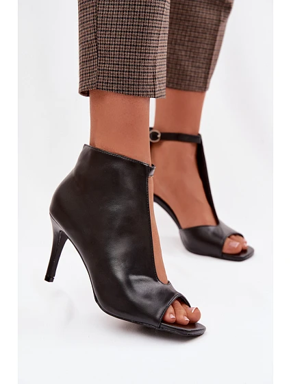 Sandály na podpatku  model 225400 Step in style