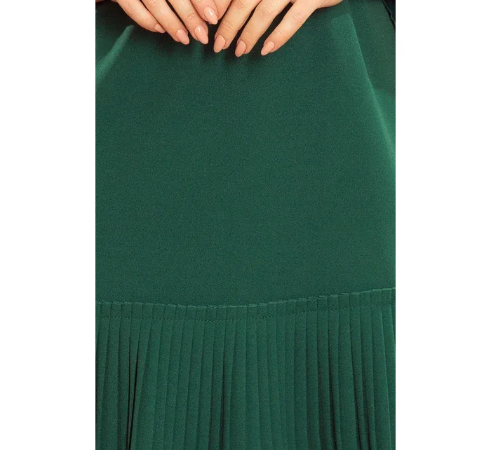Pohodlné dámské plisované šaty v lahvově zelené barvě model 7393795