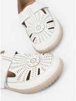 Stylové dámské  polobotky bílé na plochém podpatku