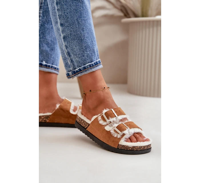 Dámské Pantofle S Přezkami A Kožíškem Camel model 21670224 - Boto
