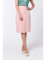 model 18360352 Sukně áčkového střihu se zavinovacími detaily pudrová - STYLOVE model 18360352 Sukně áčkového střihu se zavinovacími detaily pudrová - STYLOVE
