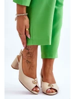 Módní kožené sandály na podpatku béžové Hette Módní kožené sandály na podpatku béžové Hette