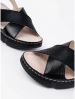 Exkluzívní černé dámské  sandály na plochém podpatku