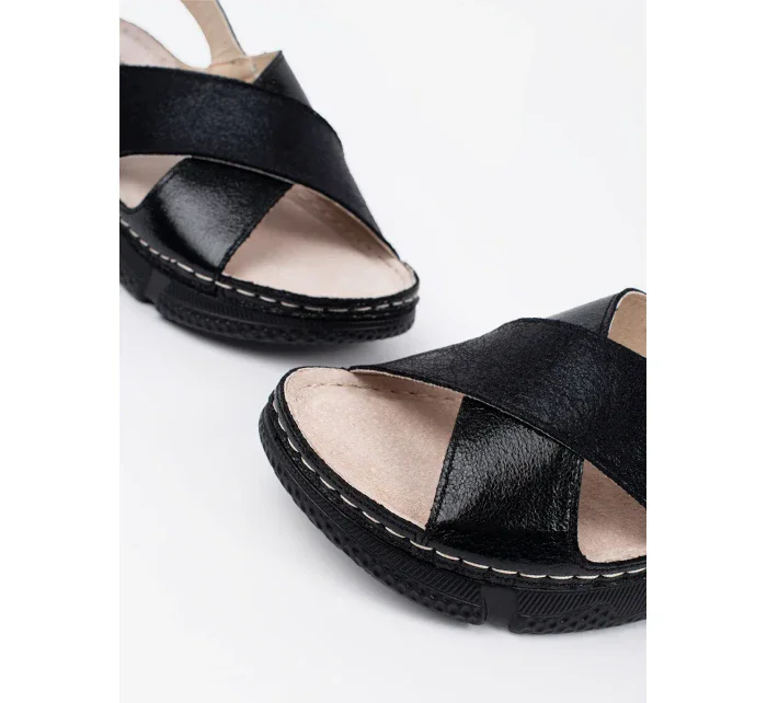 Exkluzívní černé dámské  sandály na plochém podpatku