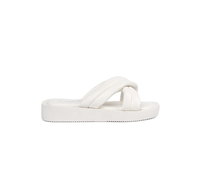 Trendy bílé nazouváky dámské platforma Trendy bílé nazouváky dámské platforma