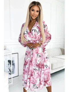 472-1 Szyfonowa sukienka midi z długim rękawkiem i dekoltem - jasno-różowe KWIATY na białym tle