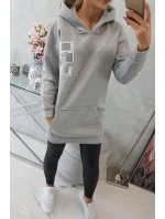 Mikina s kapucí a nášivkami šedá