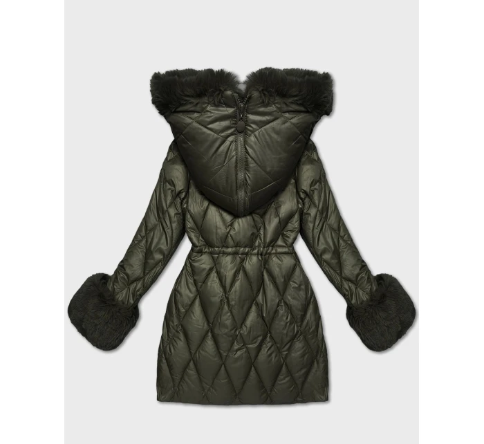 Bunda v khaki barvě s kožešinovou kapucí, která tvoří límec (T3-2635#-22)