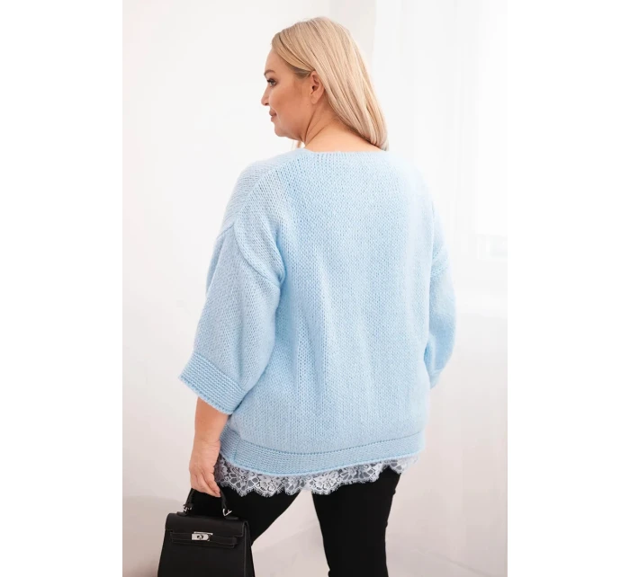 Dámský komplet svetr s výstřihem do V a viskózová blůza s krajkovým lemem modrý Dámský komplet svetr s výstřihem do V a viskózová blůza s krajkovým lemem modrý