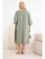 Dámské plus size viskózové šaty s kapsami a krátkým rukávem khaki Dámské plus size viskózové šaty s kapsami a krátkým rukávem khaki