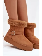 sněhule na platformě s přezkou a kožešinou Camel model 21821884 - Boto sněhule na platformě s přezkou a kožešinou Camel model 21821884 - Boto
