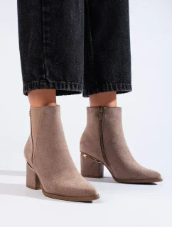 Krásné  kotníčkové boty dámské hnědé płaski